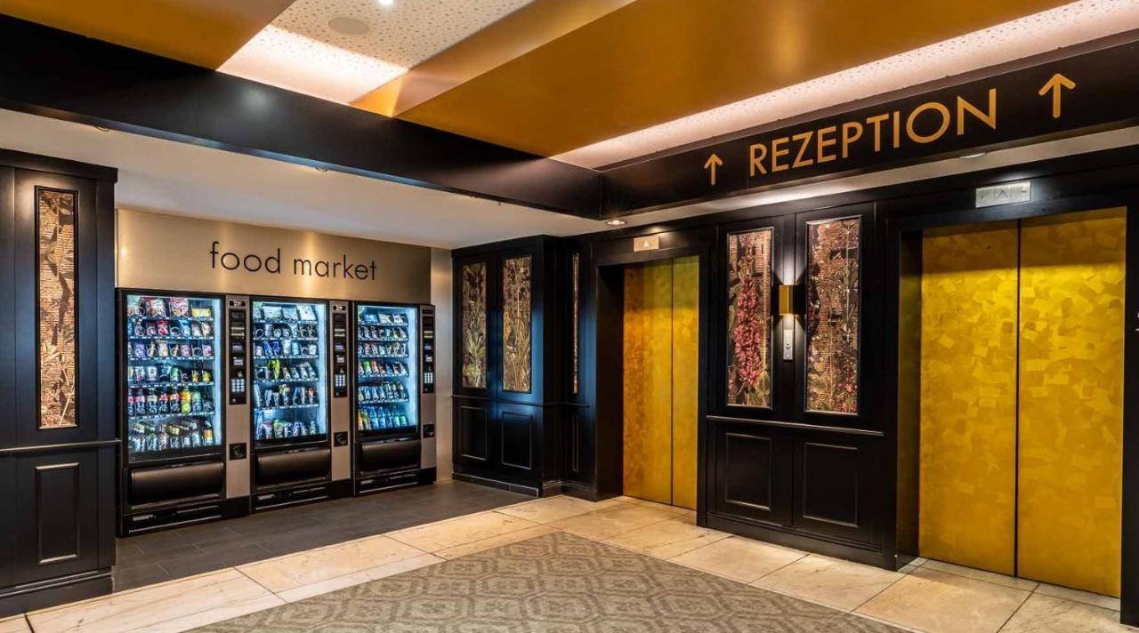 Plaza Premium Тимендорфер Странд Екстериор снимка