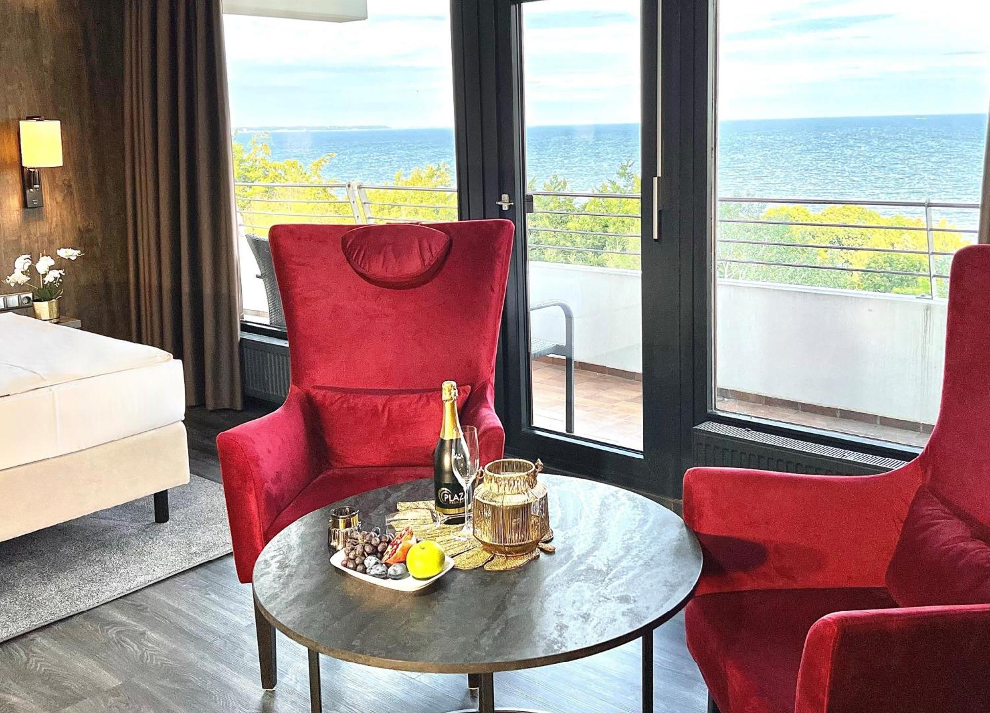 Plaza Premium Тимендорфер Странд Екстериор снимка