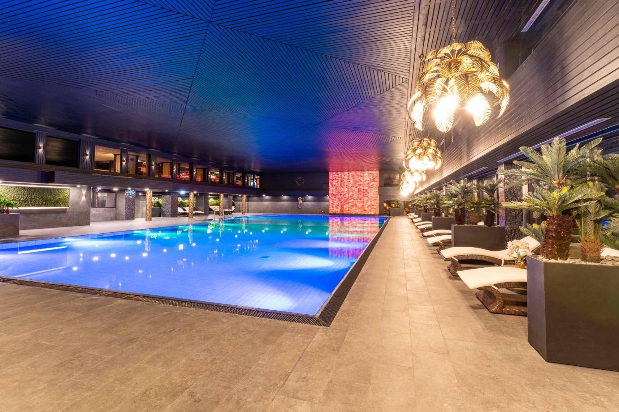 Plaza Premium Тимендорфер Странд Екстериор снимка